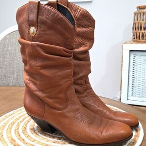Dingo Tan Brown Leather Ruched Pleated Boho Boots, Size8.5